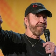 CHUCK NORRIS SAYS “THANK YOU, TRUCKERS!” IN THIS TOUCHING VIDEO