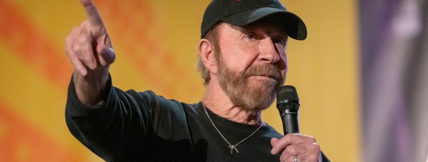 CHUCK NORRIS SAYS “THANK YOU, TRUCKERS!” IN THIS TOUCHING VIDEO